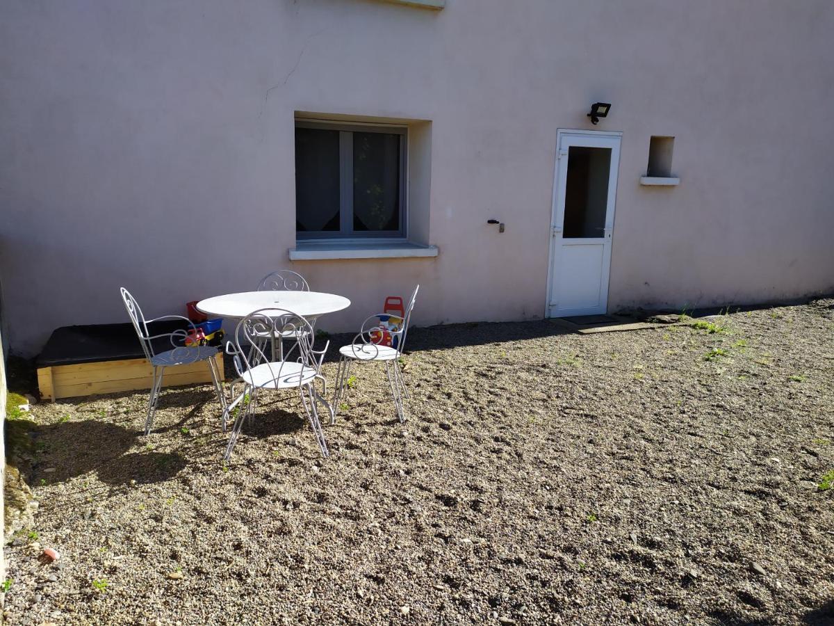 Chez Fabienne T3 Apartment Le Breuil-sur-Couze Luaran gambar